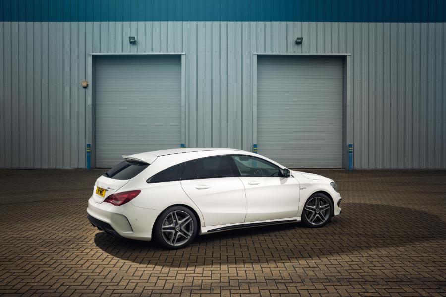  Mercedes-AMG CLA45 Shooting Brake 2015 года  (UK) (фото 15 из 30)